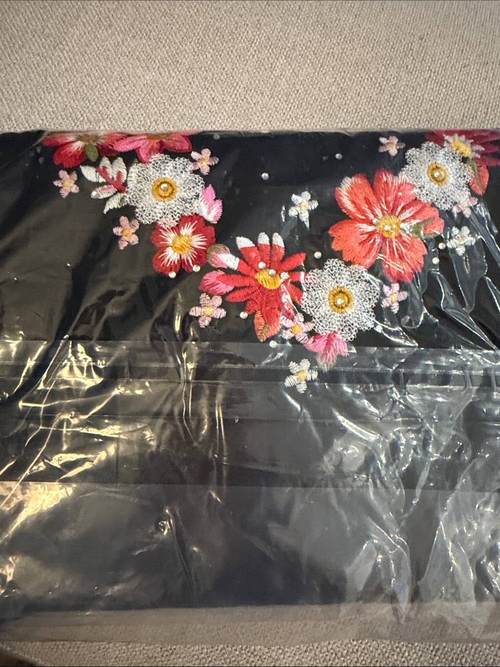 Quacker Factory Black Top with Red Scalloped Trim Heart Design Size XL - Picture 5 of 6